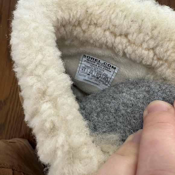 Sorel boots - Picture 5 of 6